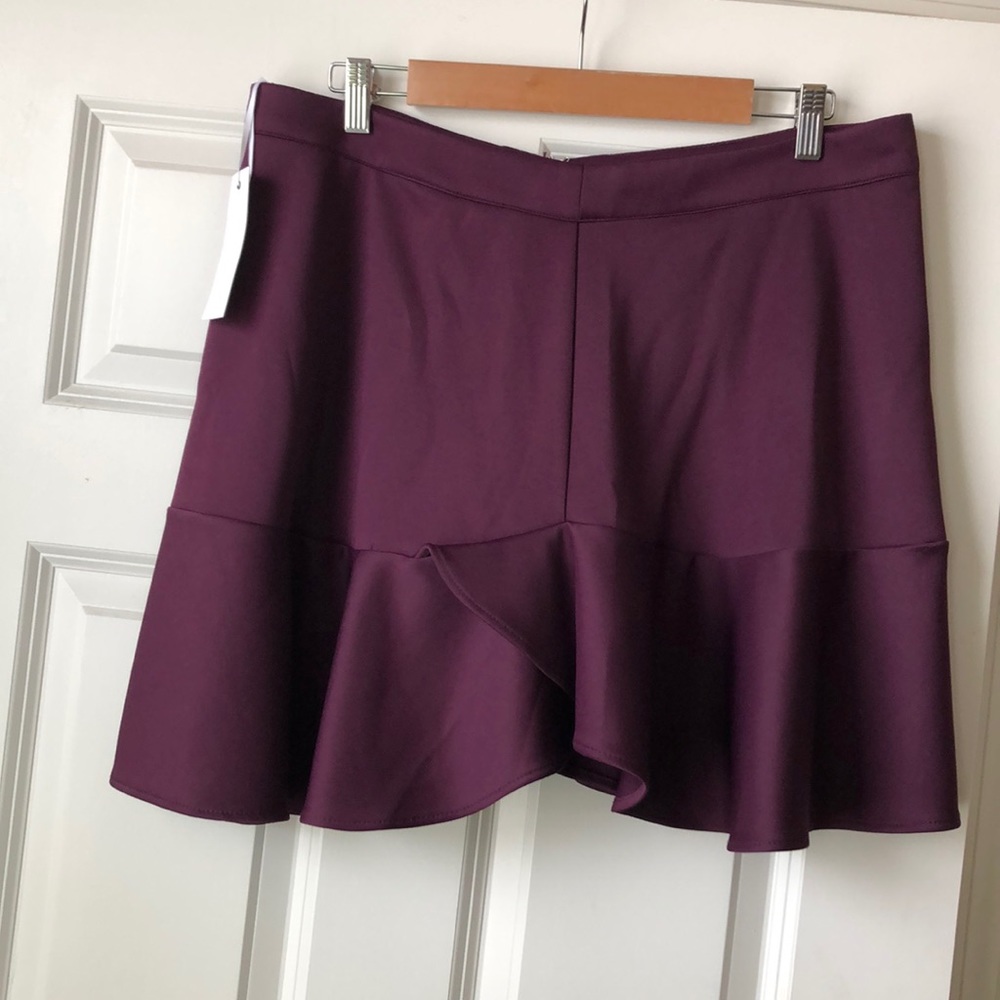 Plum mini Skirt
